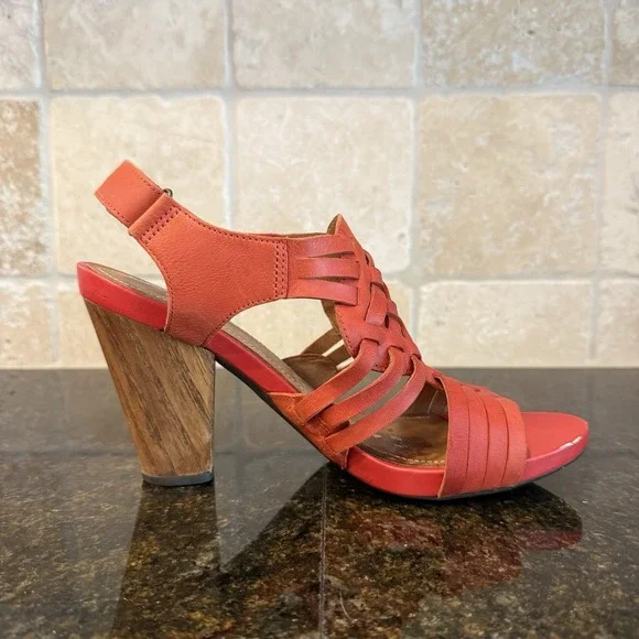 Clarks Red Woven Sandals - Picture 9 of 14